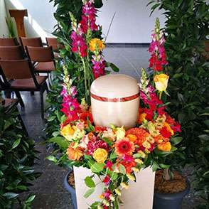 Kirche Blumen Kerze